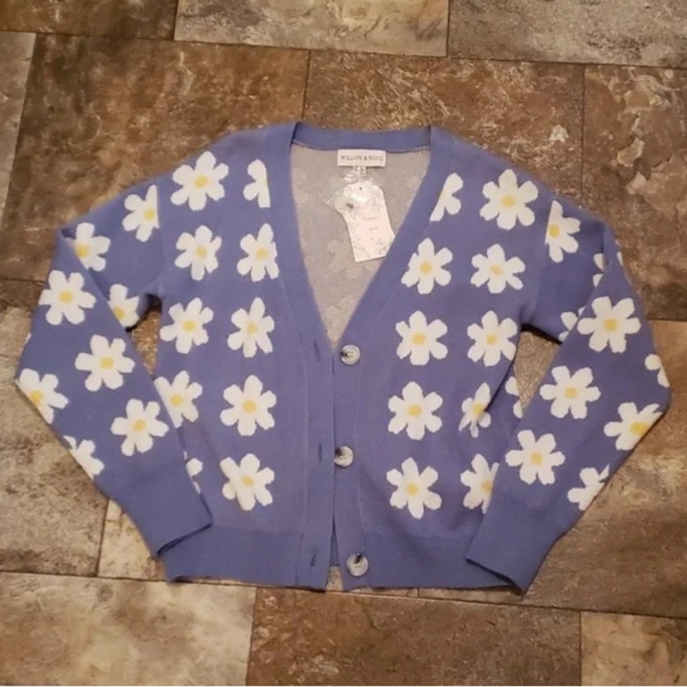 Charming Blue and White Floral Cardigan Sweater